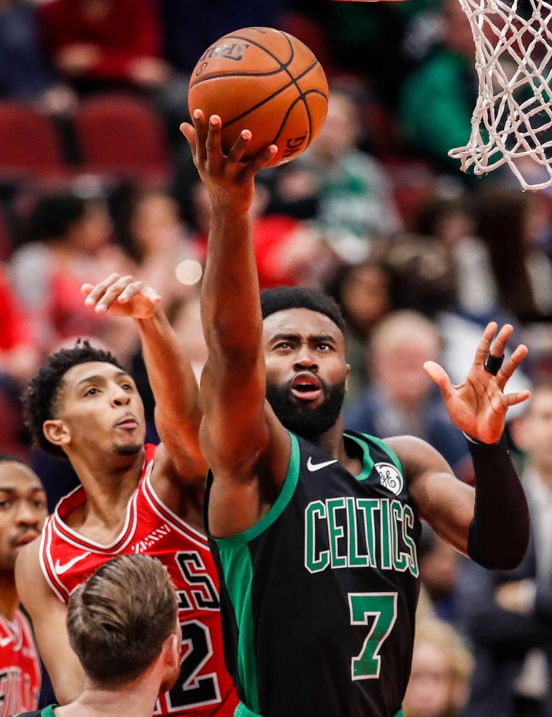 体育WTA1000罗马站：无缘四强 郑钦文0-2不敌高芙